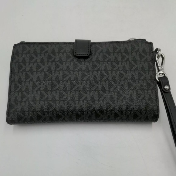 Michael Kors Jet Set Travel Double Zip
PVC Leather Wristlet Signature Black - Picture 2 of 4